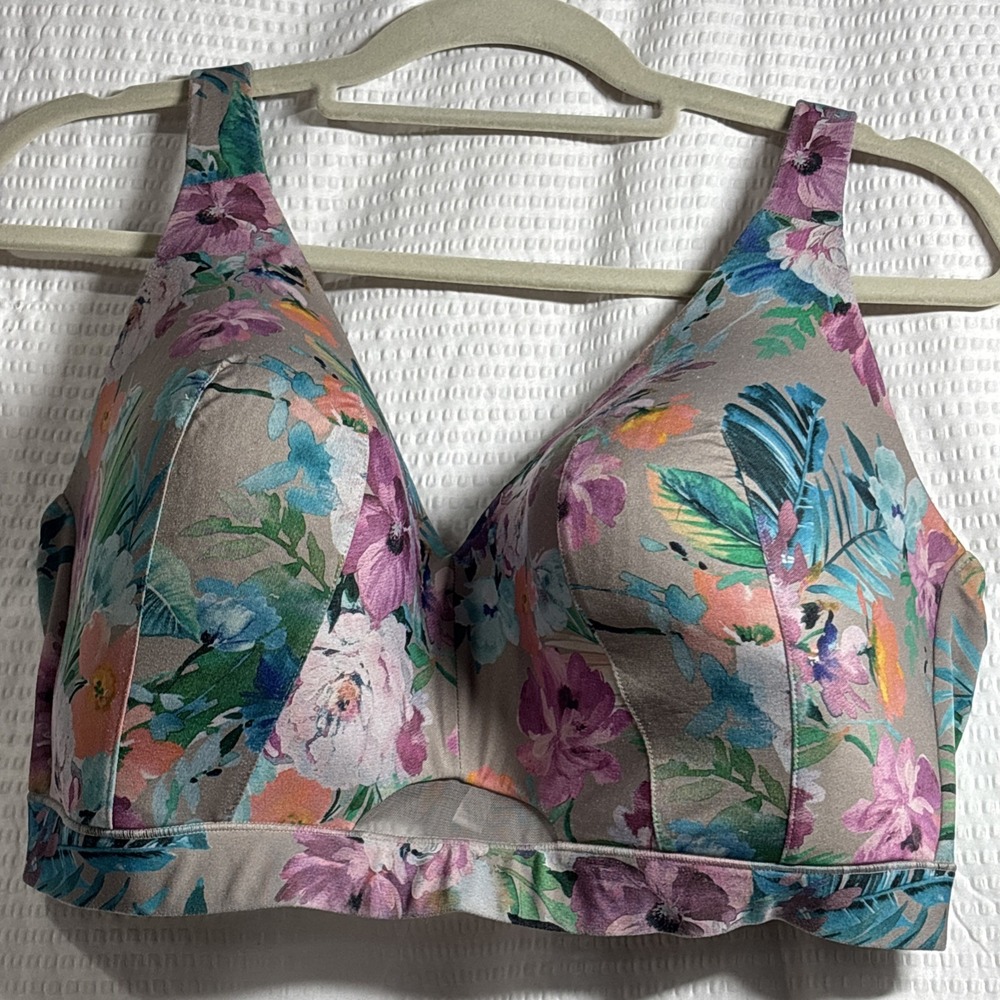 Cacique 40H Gray Floral Lightly Lined Wireless Bra Wide Adjustable Straps